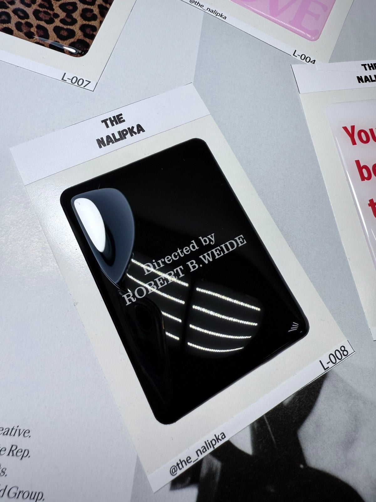 Coole selbstklebende 3D Aufkleber für Ihr Handy, Tablet, Notebook und Laptop L-008