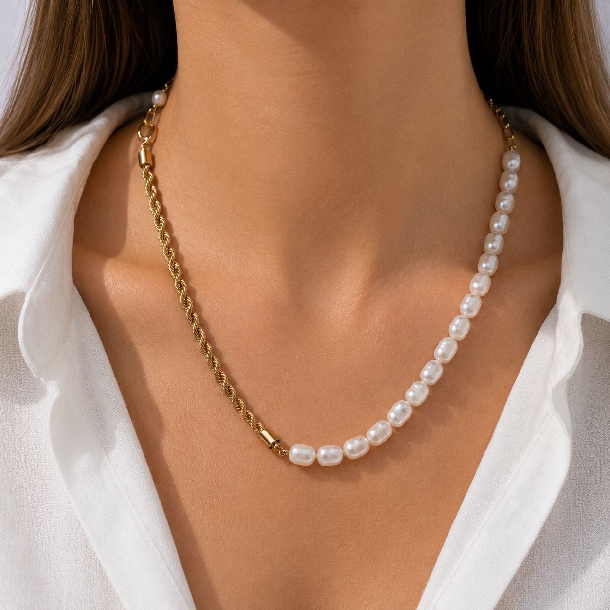 Stylish asymmetrical necklace in gold (fashion jewelry) 6