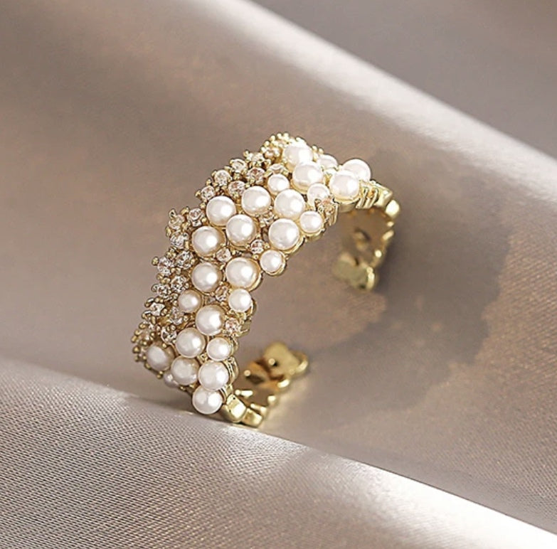Anello da donna adatto a tutte le taglie in oro 18