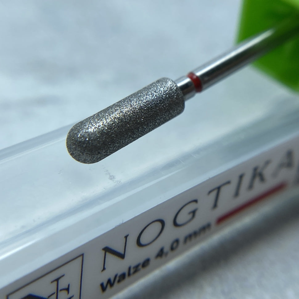 Rullo con punta in diamante fine (rosso) da 3 mm a 4 mm di NOGTIKA