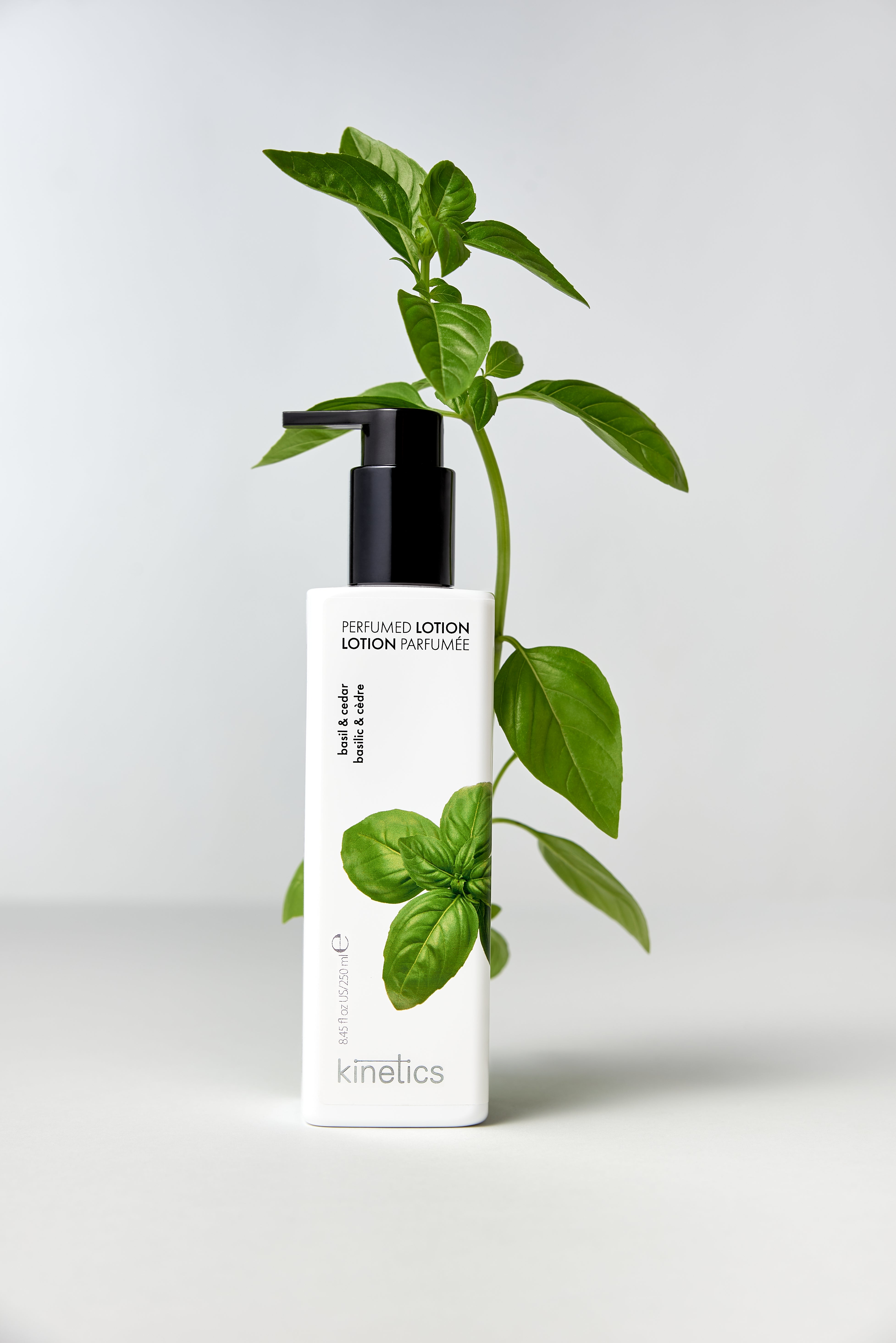 NEU Kinetics Hand & Bodylotion Basil & Cedar 250ml