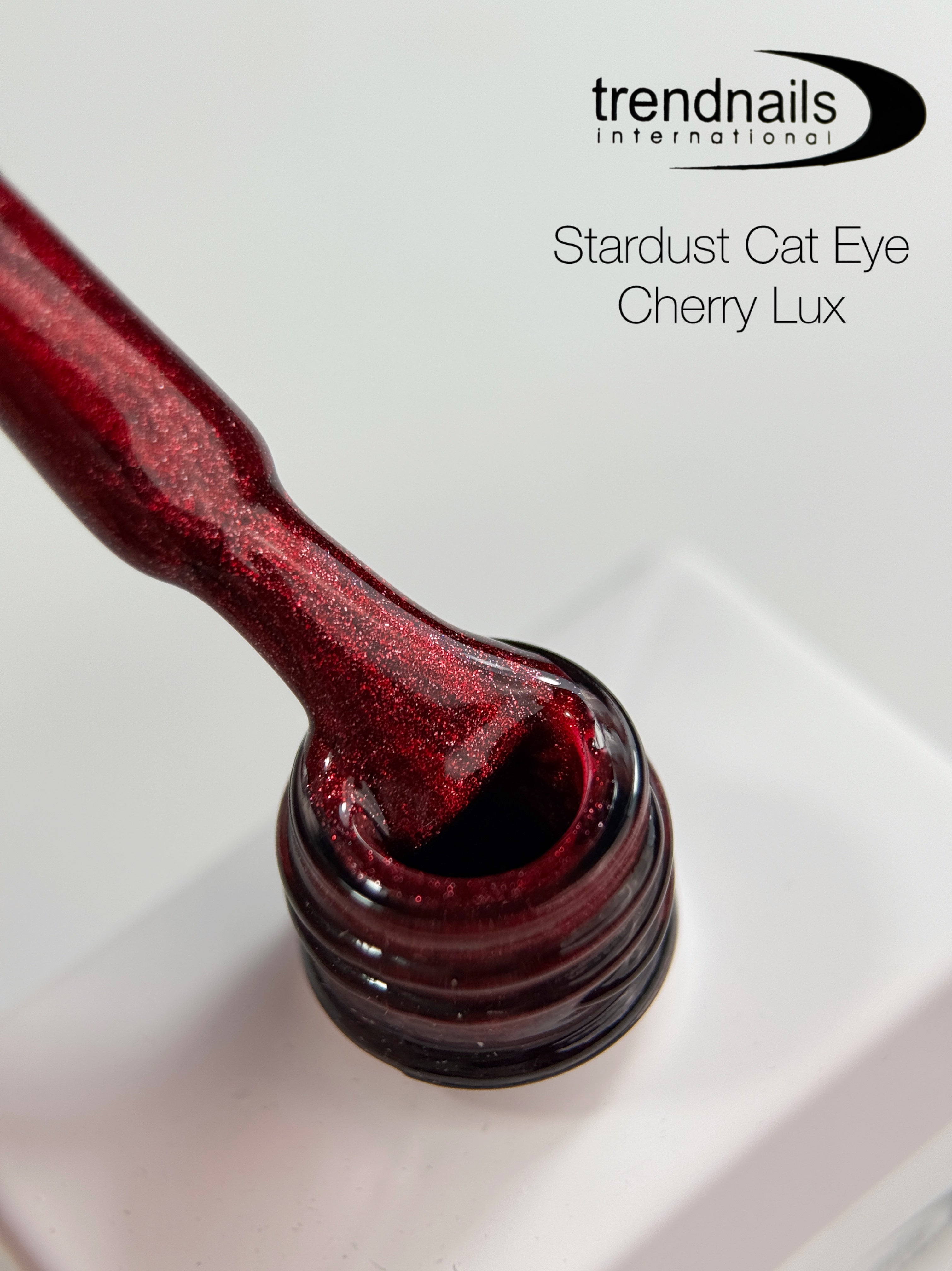 Stardust Cat Eye Gel Polish CHERRY LUX 12ml von Trendnails