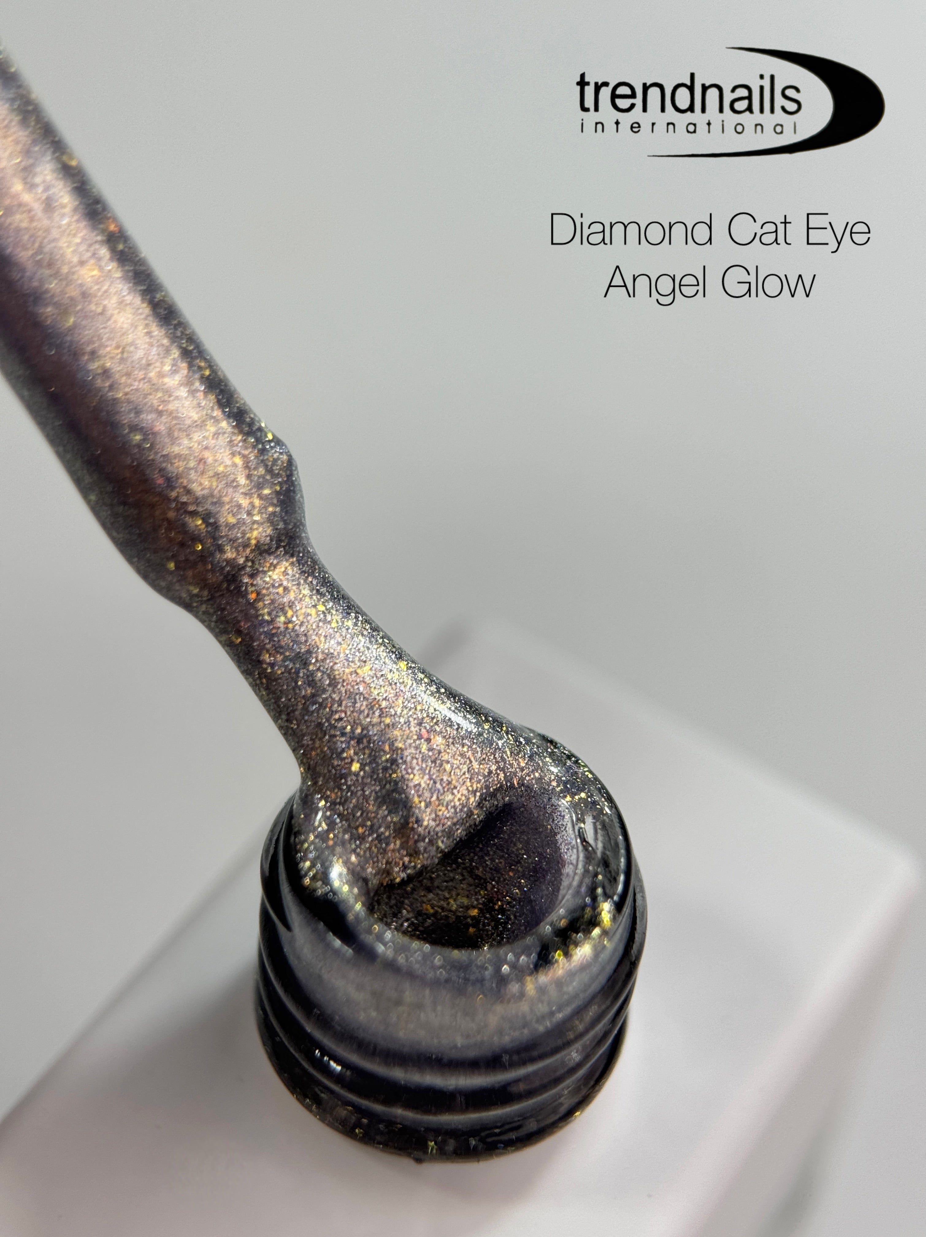 Diamond Cat Eye Gel Polish Angel Glow 12ml von Trendnails TPO-Free
